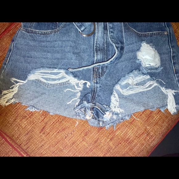 ForEver21 Cut off shorts - Picture 4 of 4